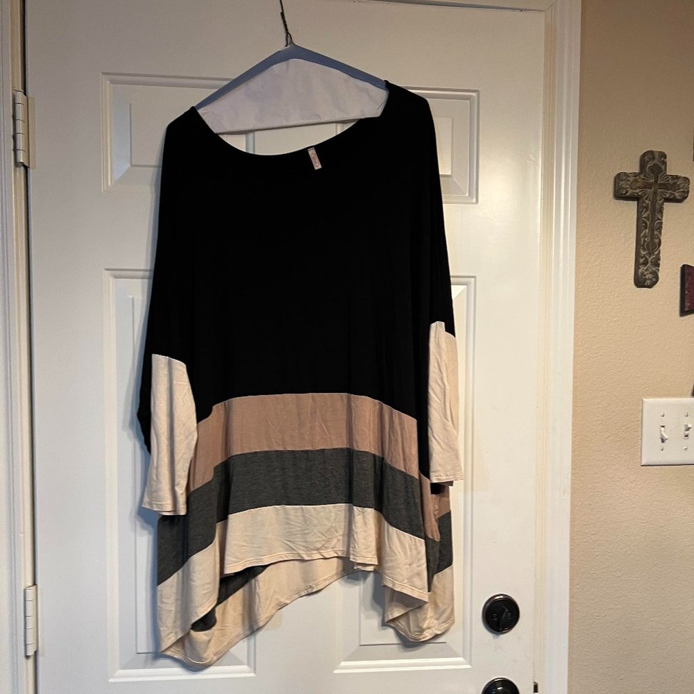 Oversized Dolman top.  Tria Tria Brand One Size Fits All
